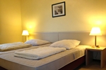 Großes Schlafzimmer des Reiterhof Appartement für 4 Personen im Reiterdorf Lüneburger Heide